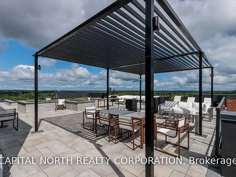 681 Yonge St #616 — Photo 21