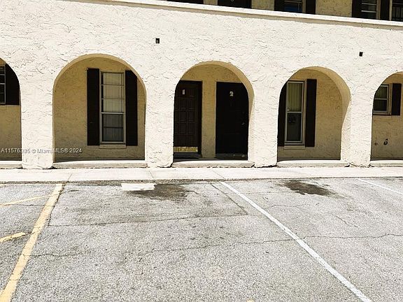 5th image of 1748 El Camino Rd APT 6