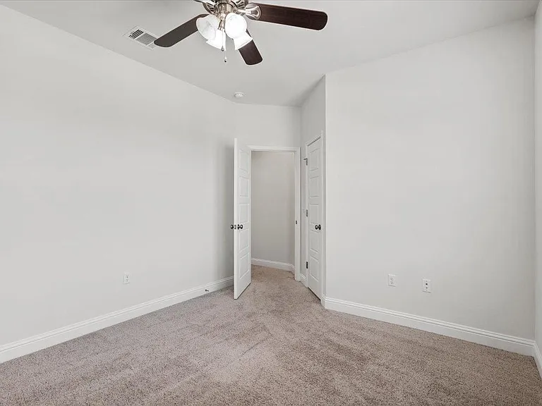 6717 Vicenza Dr — Photo 26