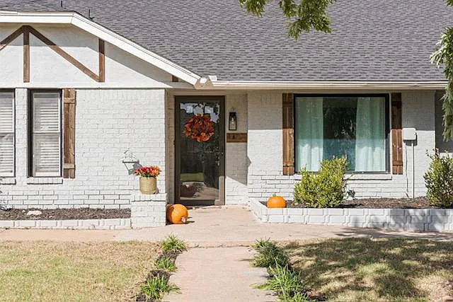 12213 Sylvester Dr — Photo 3