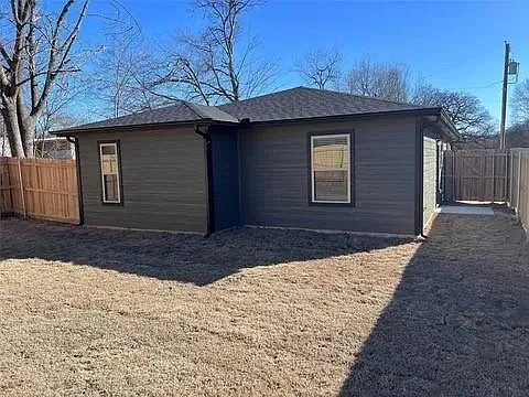 4 bed, 1332 sqft, $1,900 — Photo 2