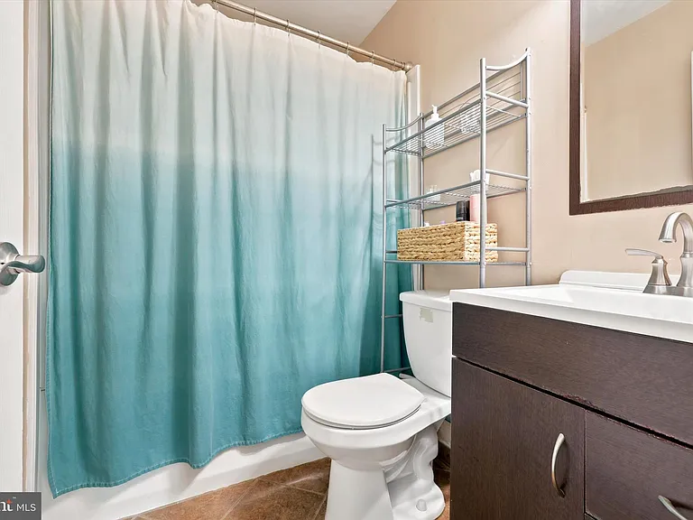 736 Village Ln — Photo 22