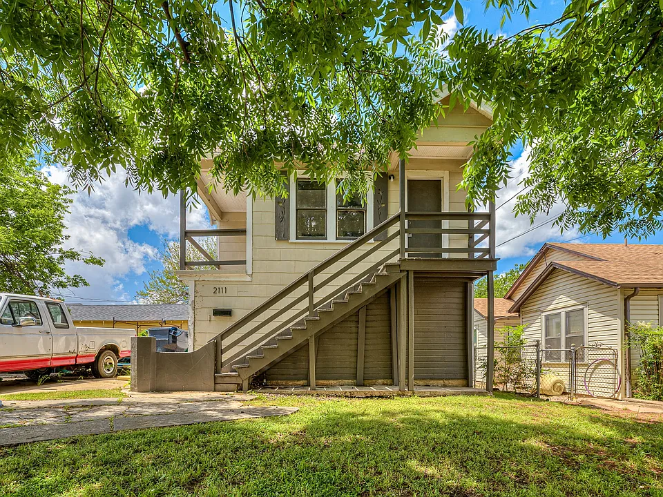 2111 N Linn Ave