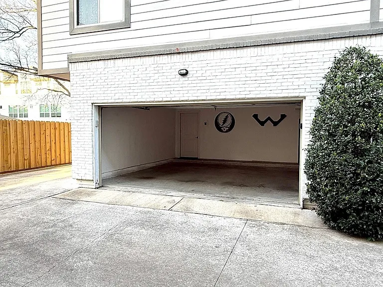 5922 Hudson St #4 — Photo 4