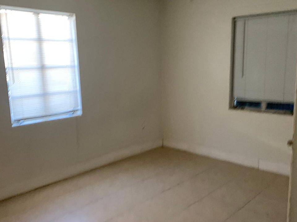 2nd image of 519 44th St