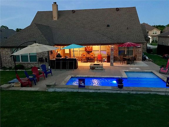 3rd image of 3142 Shoreline Dr