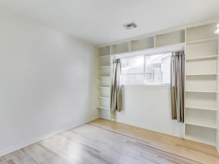 3811 Bennett Dr — Photo 21