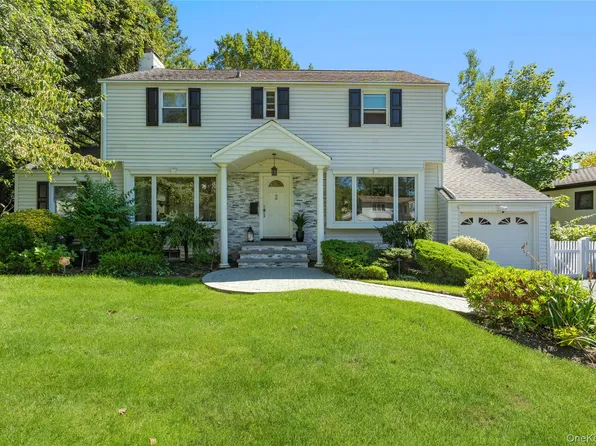 6 Overhill Lane, Roslyn, NY 11576