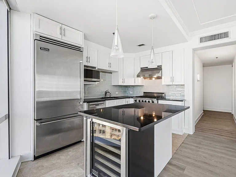 1 Renaissance Sq #11G — Photo 5