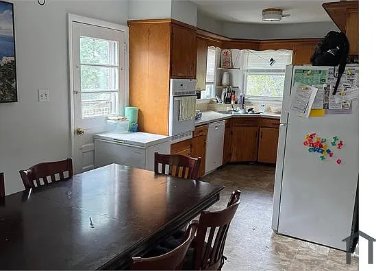 1439 Crawford Ave — Photo 13