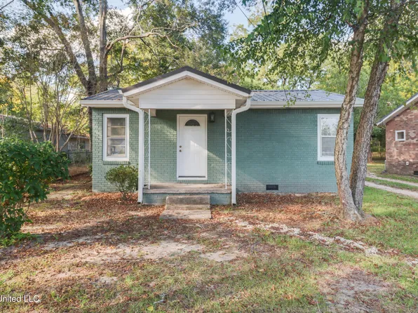 417 E Hatten Ave, Wiggins, MS 39577