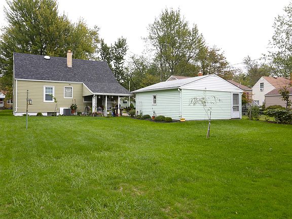 2nd image of 92 Sharon Dr