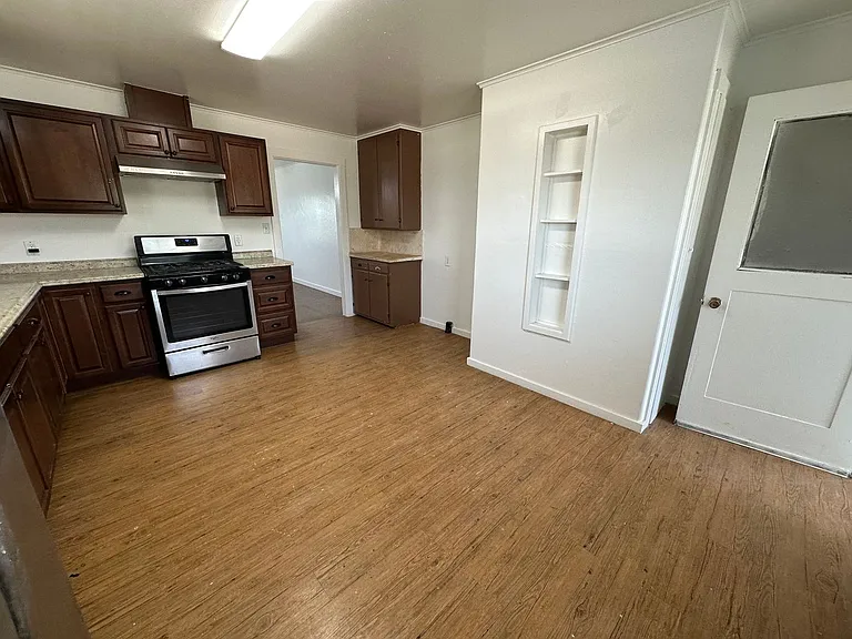 1360 Delta Rd — Photo 8