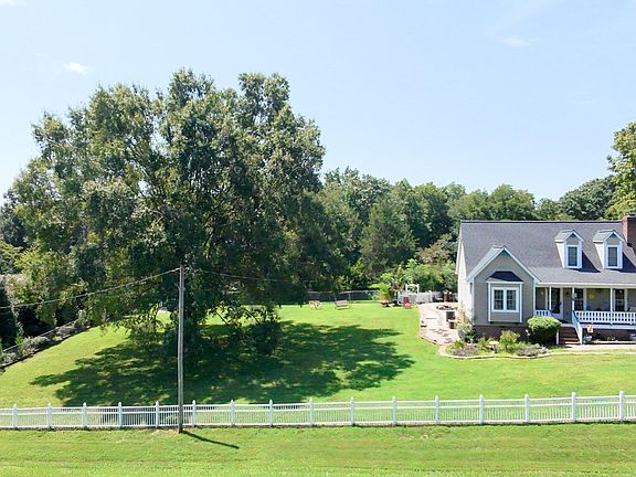 2nd image of 1070 W River Run