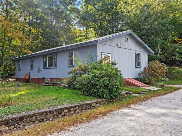 186 Roosevelt Trail, Naples, ME 04055