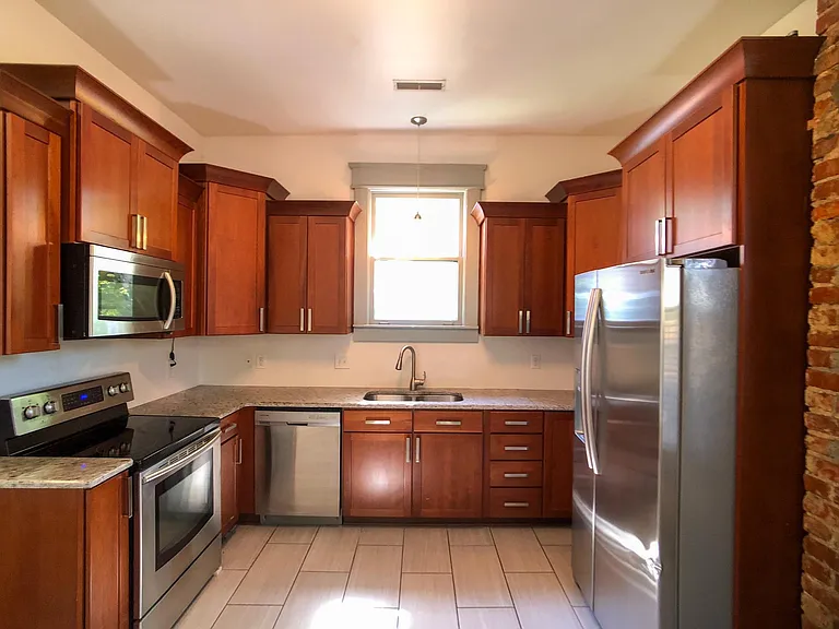 1813 Elliott Ave — Photo 22