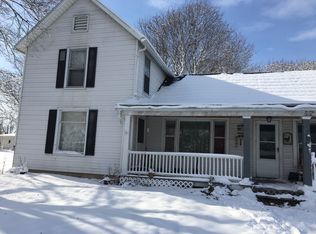 301 S 8th Ave, New Windsor, IL 61465