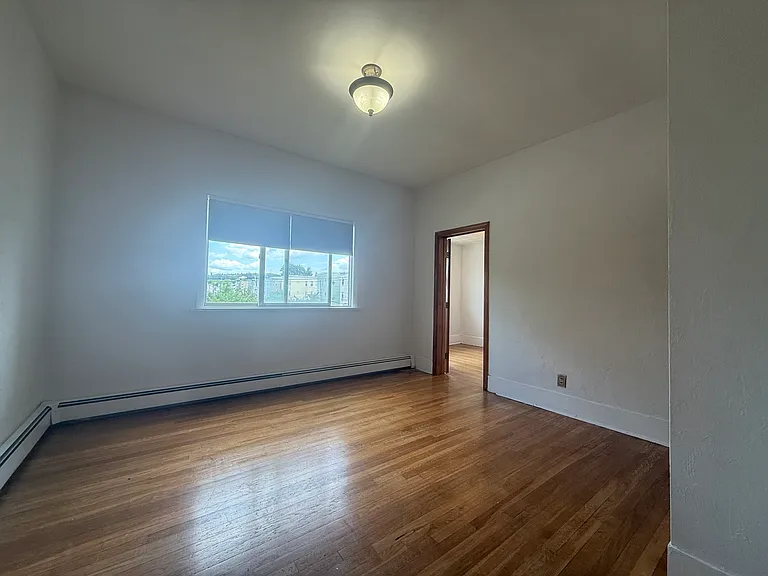 91 Webster St #2R — Photo 3