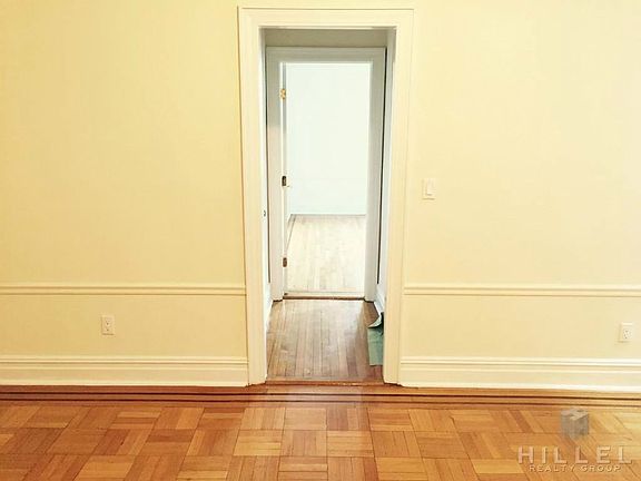 4th image of 8602 Park Ln S APT 1B2