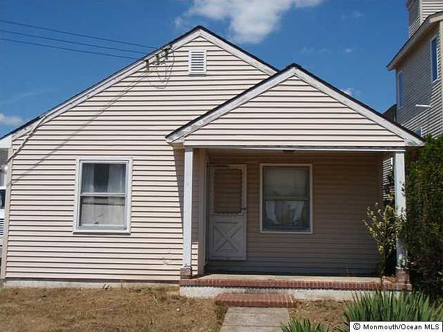1st image of 1912 S Bay Ave