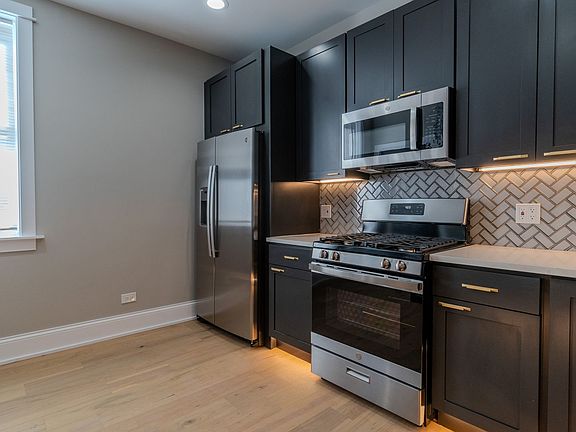 2nd image of 5404-06 N Paulina St #2