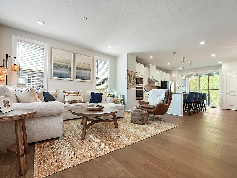 409 Spruce Ln — Photo 35