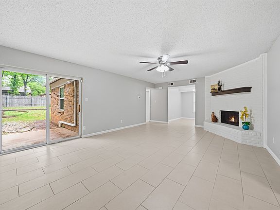5th image of 4723 Crest Dr
