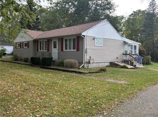 3204 Ewings Rd, Newfane, NY 14108