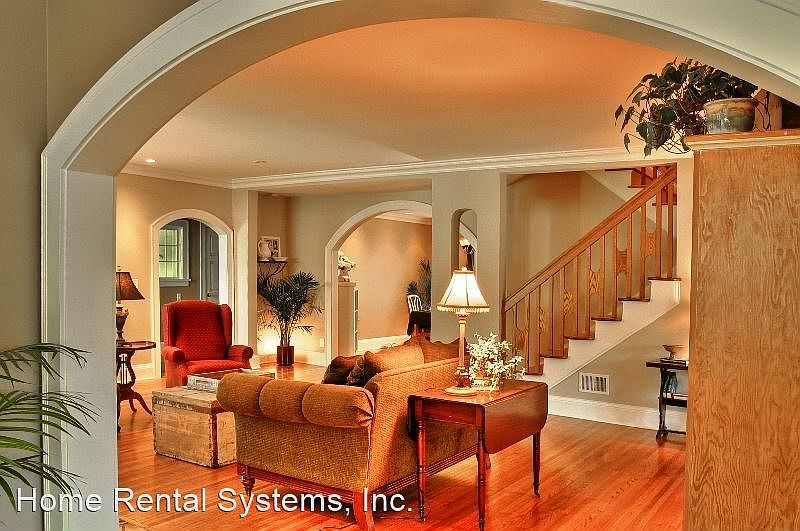 1st image of 5990 Lake Linden Ct