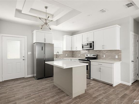 5th image of 405 Rafael Dr