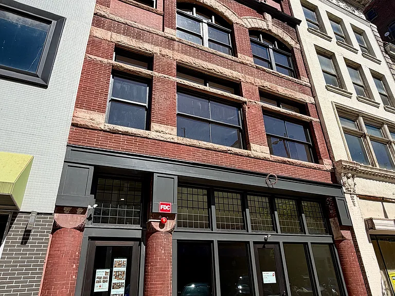 325 N Superior St #201 — Photo 11