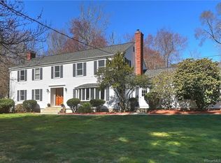 34 Tumblebrook Rd, Woodbridge, CT 06525