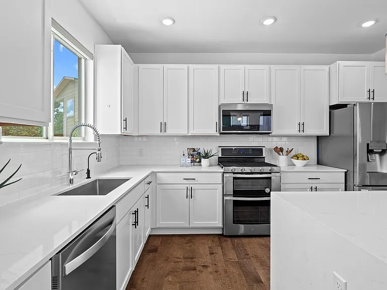 5315 La Crosse Ave #11 — Photo 14
