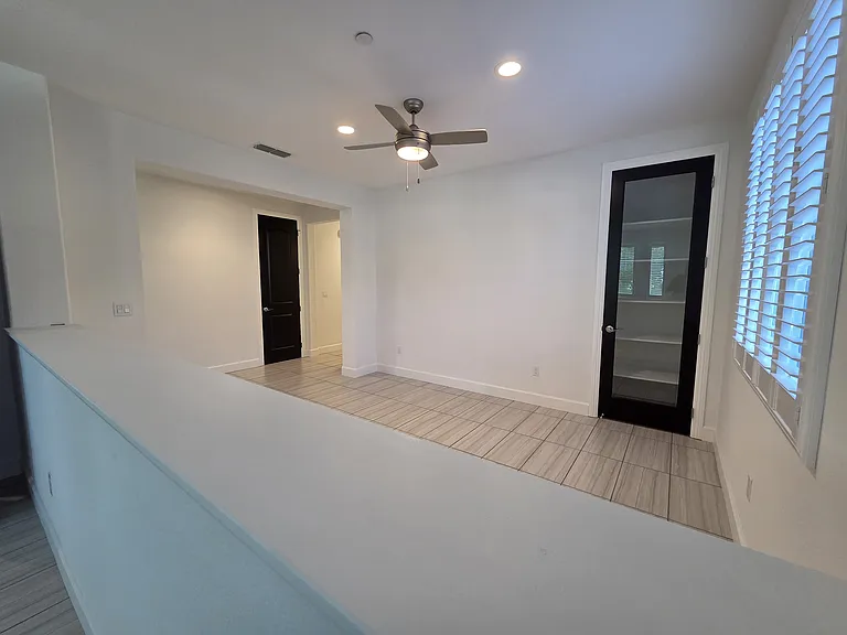 953 Kennedy Dr — Photo 8