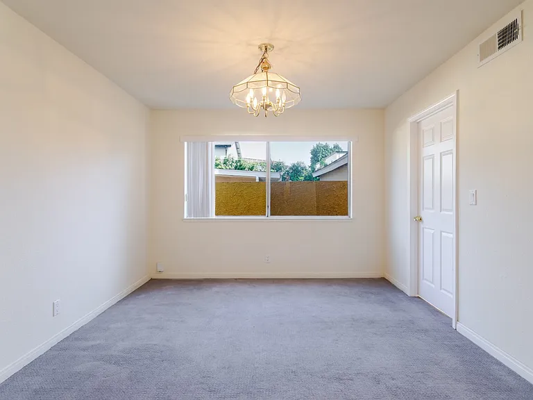 7306 Newcastle Ave — Photo 19