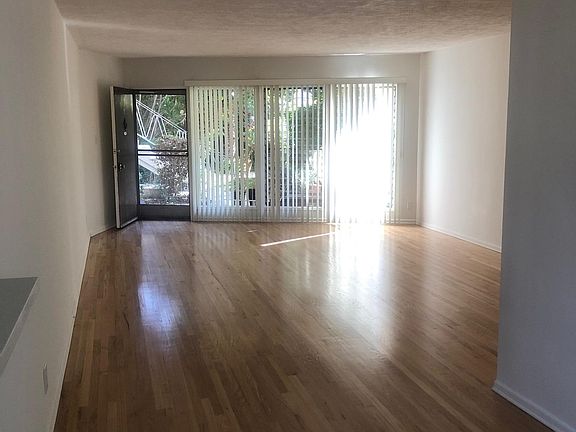 5th image of 1224 N Crescent Heights Blvd APT 1