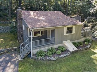 4 Manitook Dr, Oxford, CT 06478