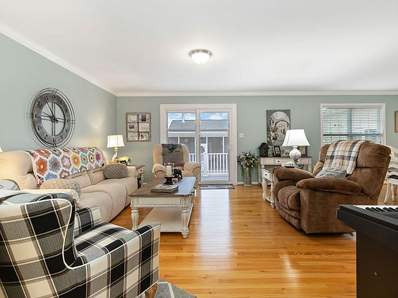 4th image of 562 Ridgefield Dr #562