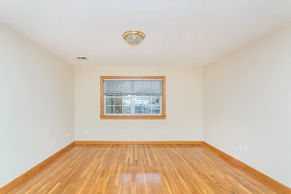 Sold by Keller Williams Realty Landmark | media 28