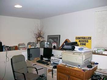5th image of 843 Pleasant St