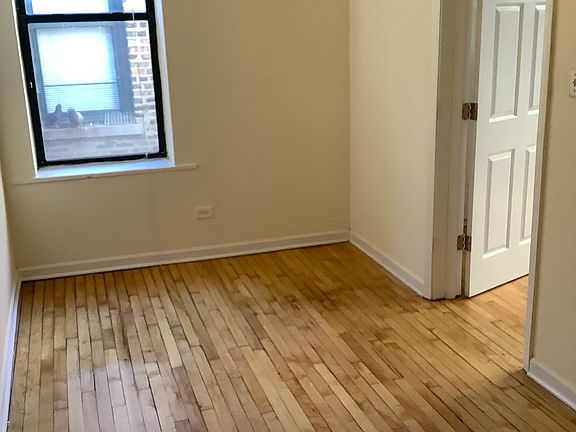 3rd image of 846 N Maplewood Ave #3F
