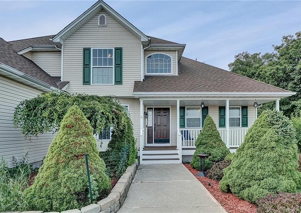 1st image of 6 Derby Cir