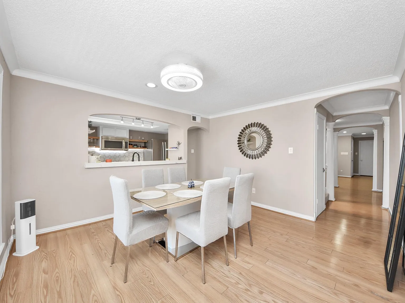 3 bed, 2.5 bath, 1924 sqft, $1,800 — Photo 3