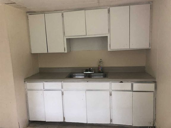 4th image of 208 North St
