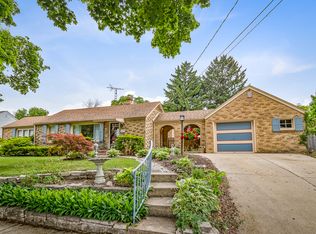 158 S Du Bois Ave, Elgin, IL 60123