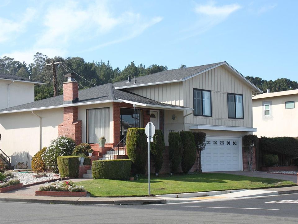 1st image of 701 Serra Dr