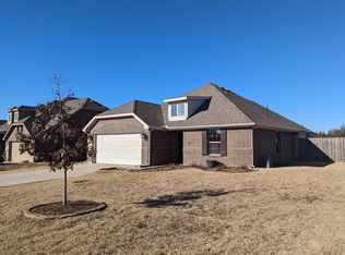 1102 Colony Dr, Greenville, TX 75402