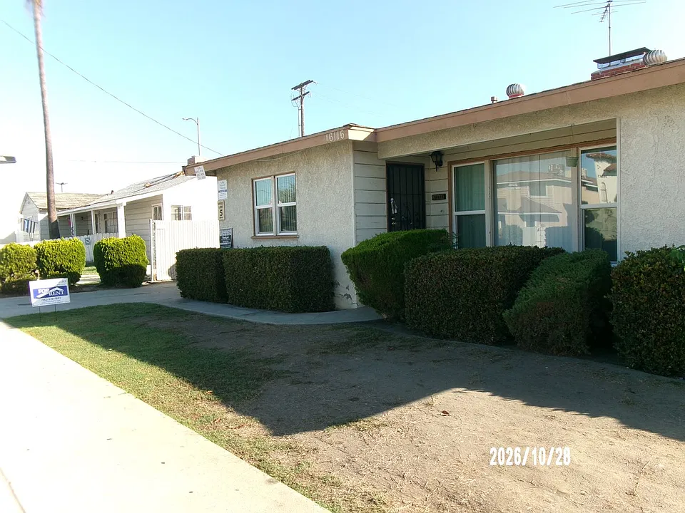16116 Woodruff Ave