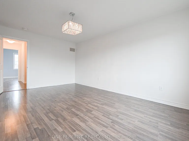 19838 Leslie St — Photo 23