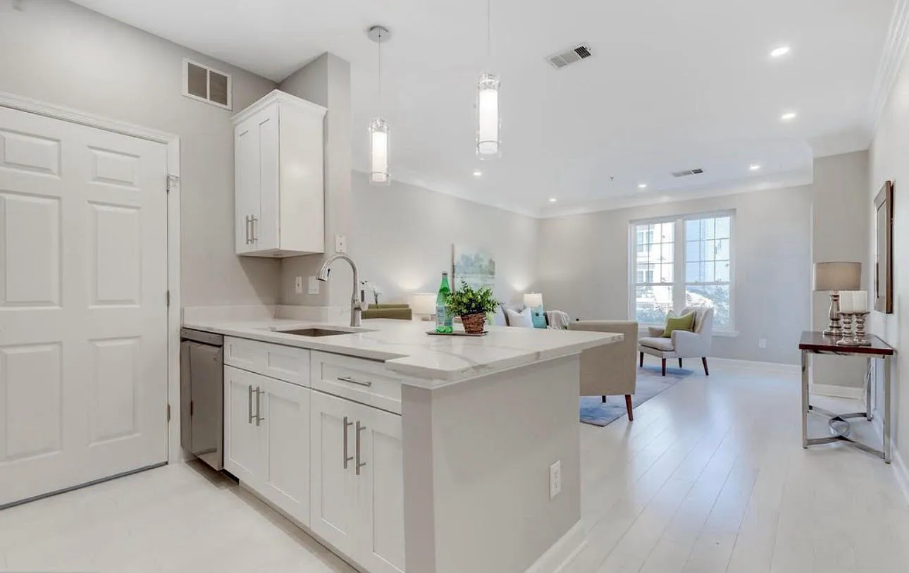 1 bed, 690 sqft, $2,150 — Photo 1